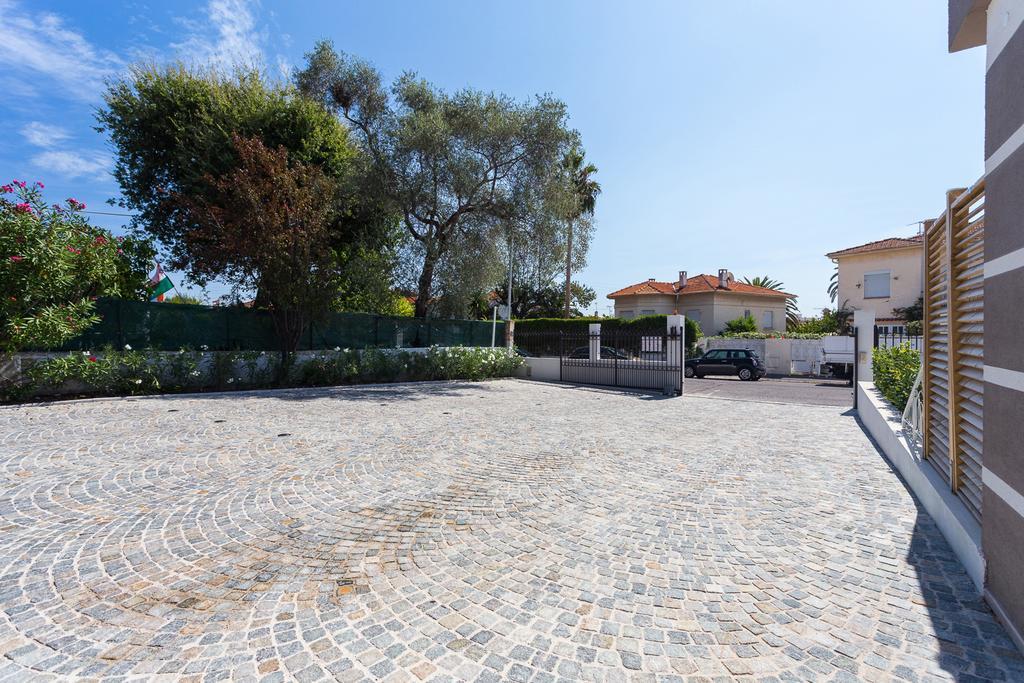 Villa Velvet Villeneuve-Loubet Exterior foto